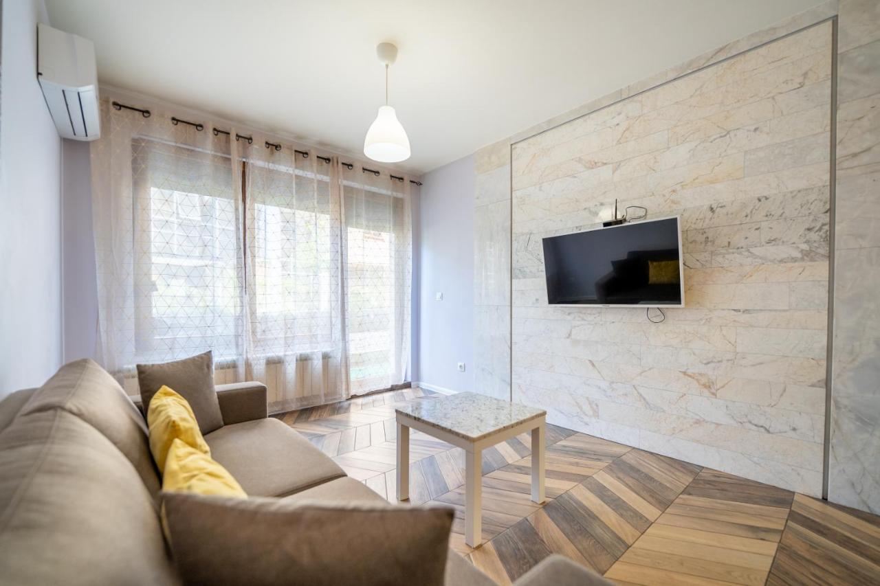 Sunny Apartment in Studentski grad, behind UNSS Sofia Buitenkant foto
